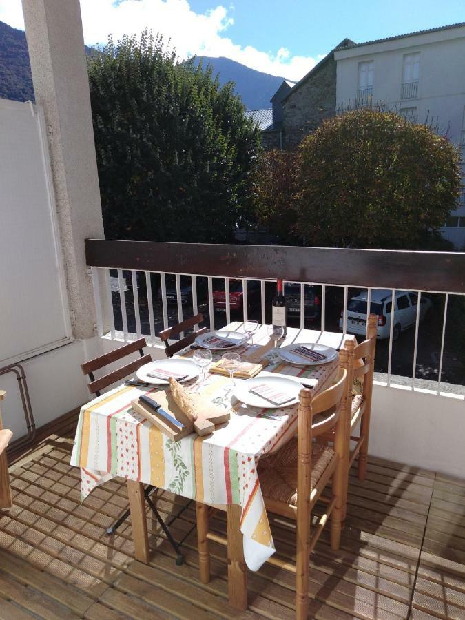 Le Pardeilhan Appt Chaleureux, Lumineux Avec Terrasse Et Parking En Coeur De Ville Bagnères-de-Luchon Esterno foto